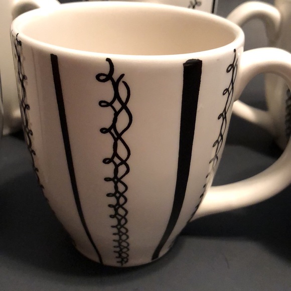 Pottery Barn Dining Pottery Barn Black White Set Of Six Coffee Mugs